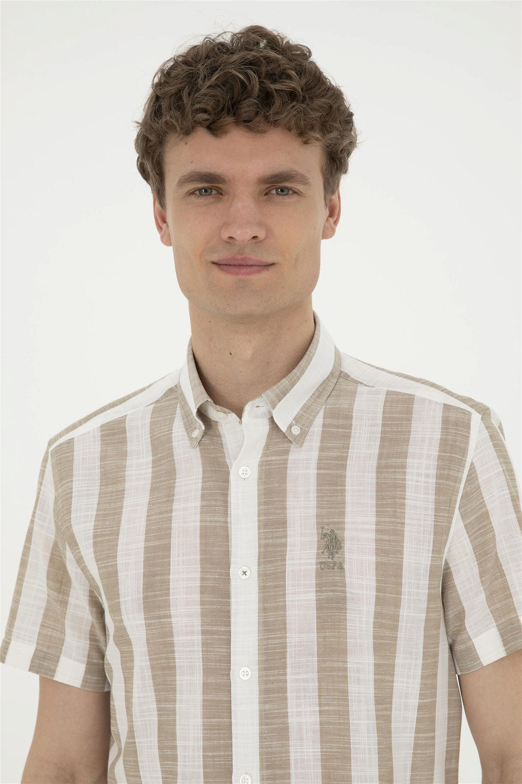 Мужская рубашка цвета хаки с коротким рукавом Неожиданная скидка в корзине - U.s. polo assn фото 2