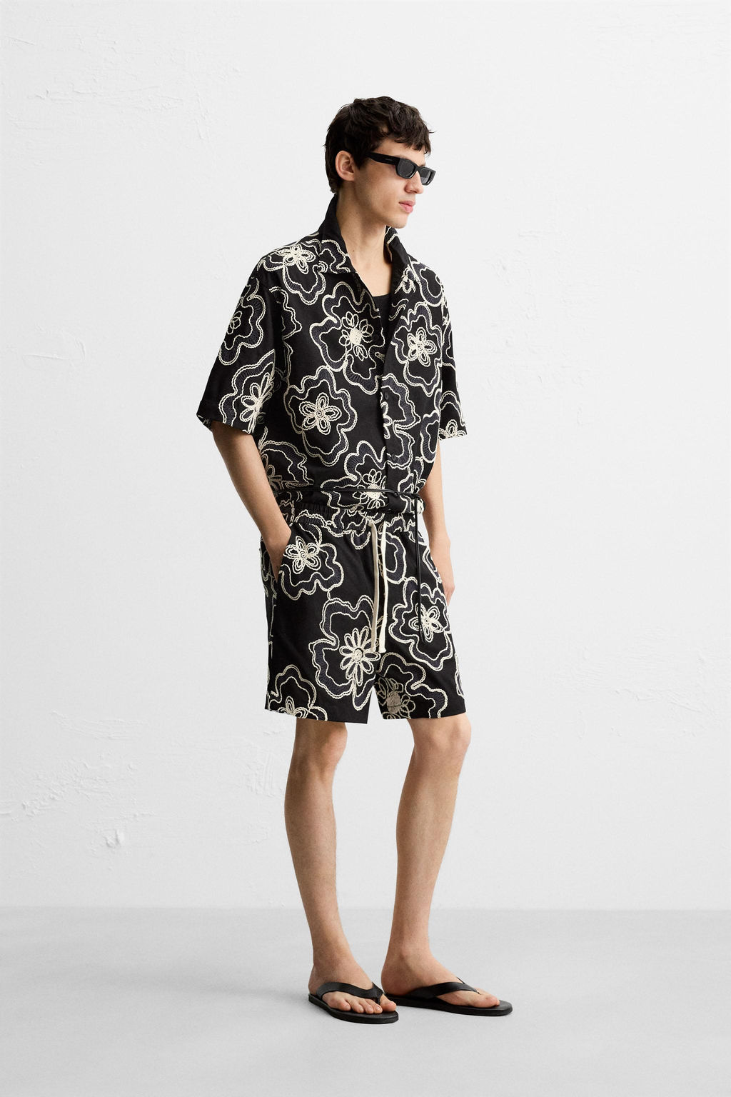 EMBOSSED EMBROIDERED BERMUDA SHORTS - Zara фото 23