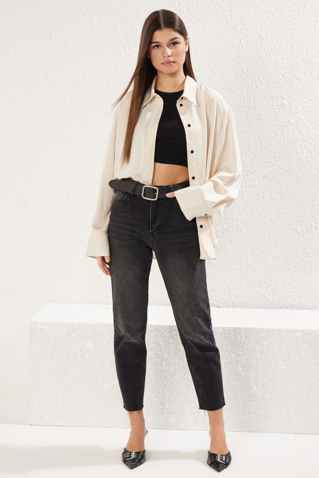 Siyah Pacas? Kesikli Normal Bel Comfort Mom Jeans TWOSS25JE00096