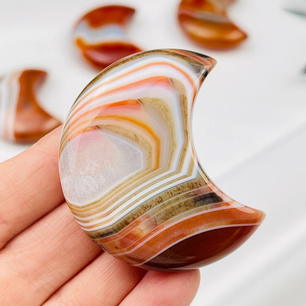 Месяц из Сардоникса - Радуга самоцветов фото 2