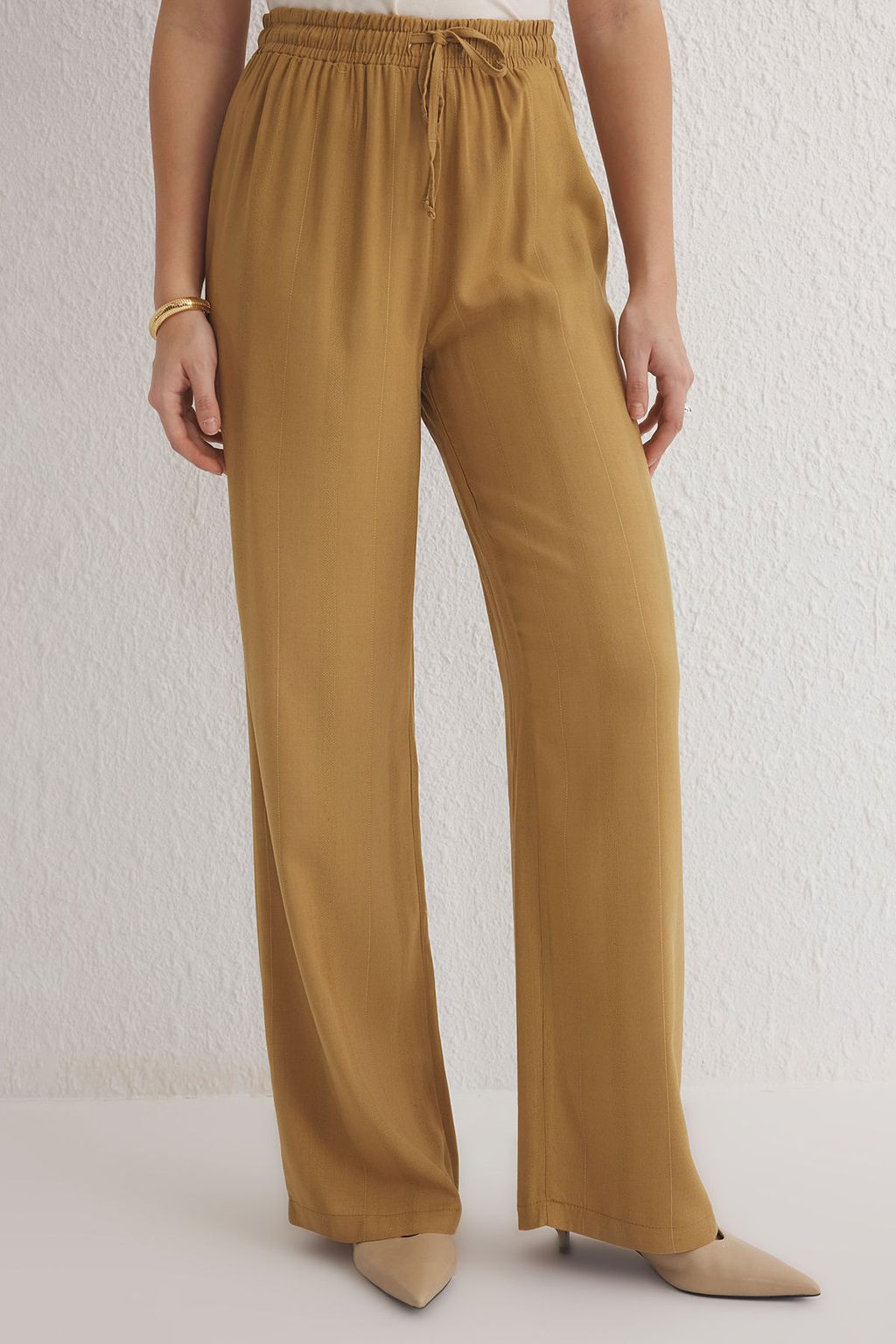 Camel Jakarl? Beli Lastikli Wide Leg/Genis Paca Dokuma Pantolon TWOSS25PL00039