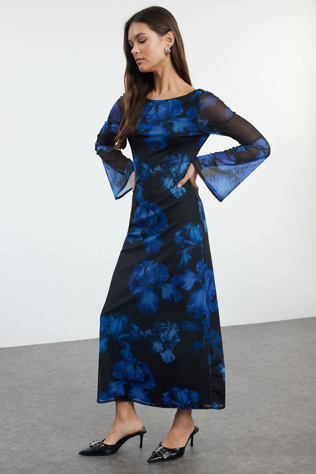 TRENDYOLMILLA Lacivert Cicekli S?rt Dekolteli Tul Kay?k Yaka Esnek Maxi Orme Elbise TWOAW25EL00223 фото 2