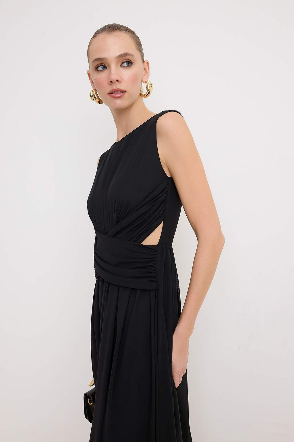 Siyah Cicekli Etegi Belden Ac?lan Cut outl? Orme Tul Maxi Astarl? S?k/Gece Elbise