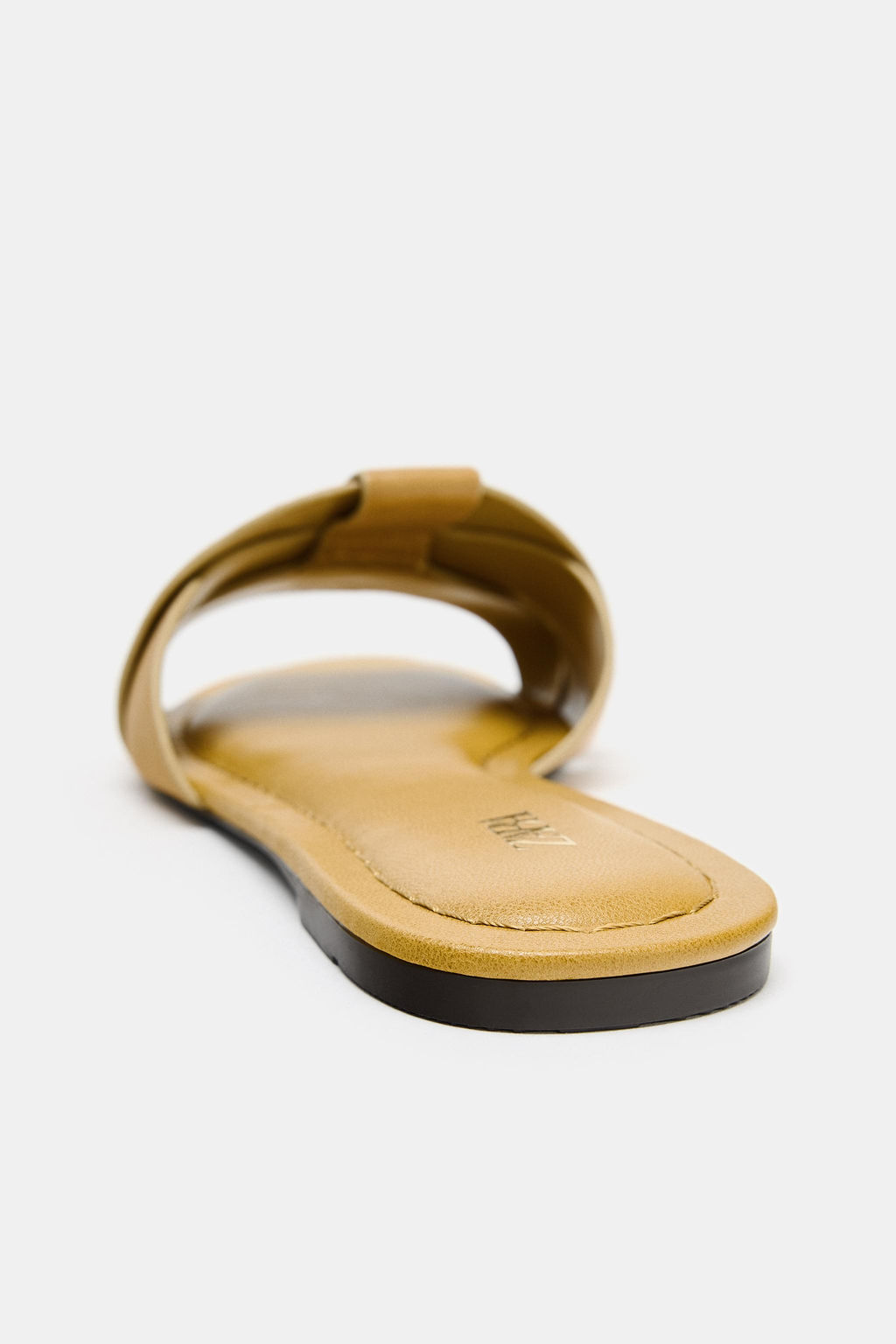 SANDALIAS PLANA PIEL CRUZADA / Mostaza