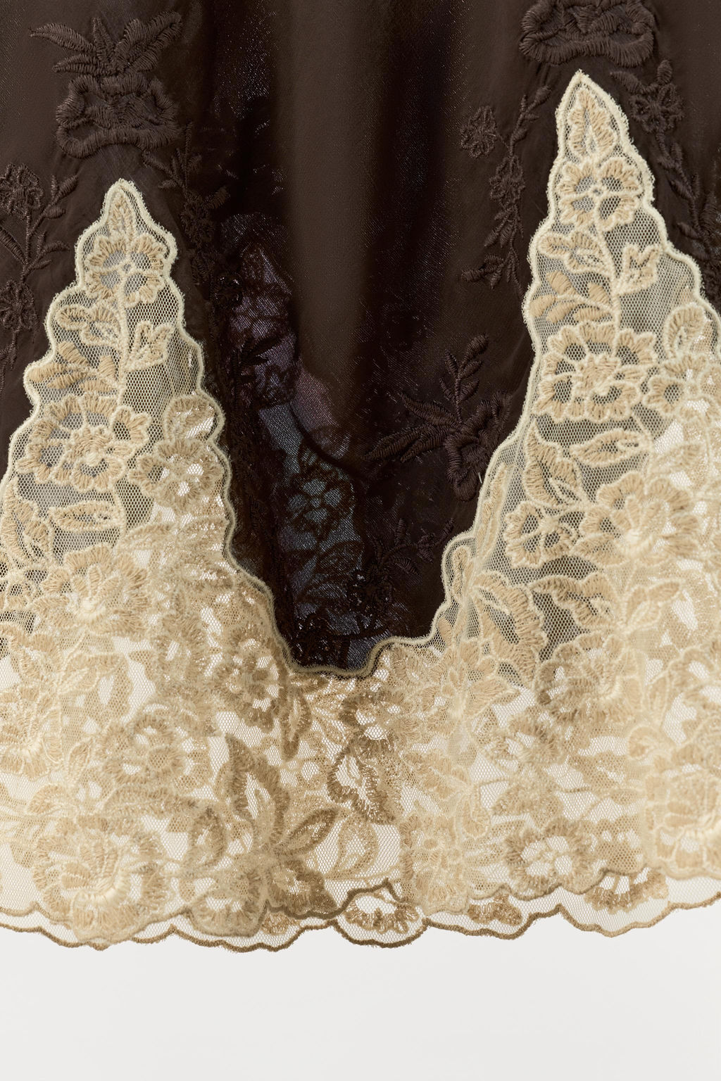 FALDA MIDI VISCOSA 100% BORDADOS ENCAJE / Marr?n oscuro - Zara фото 7