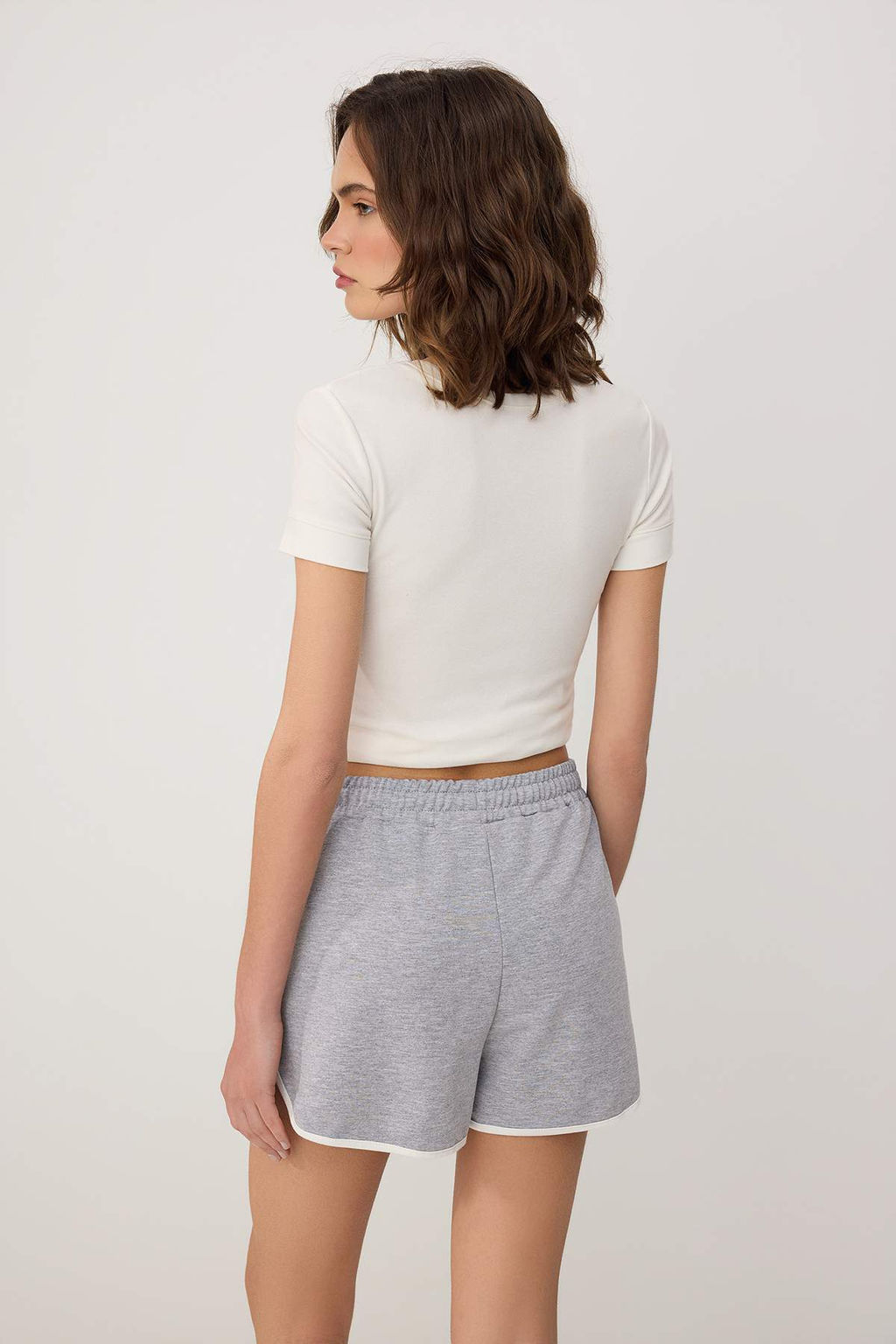 Siyah-Gri Duz Yuksek Bel Genis Paca 2 Iplik Orme Sort & Bermuda TWOSS26SR00236 - Trendyolmilla фото 4