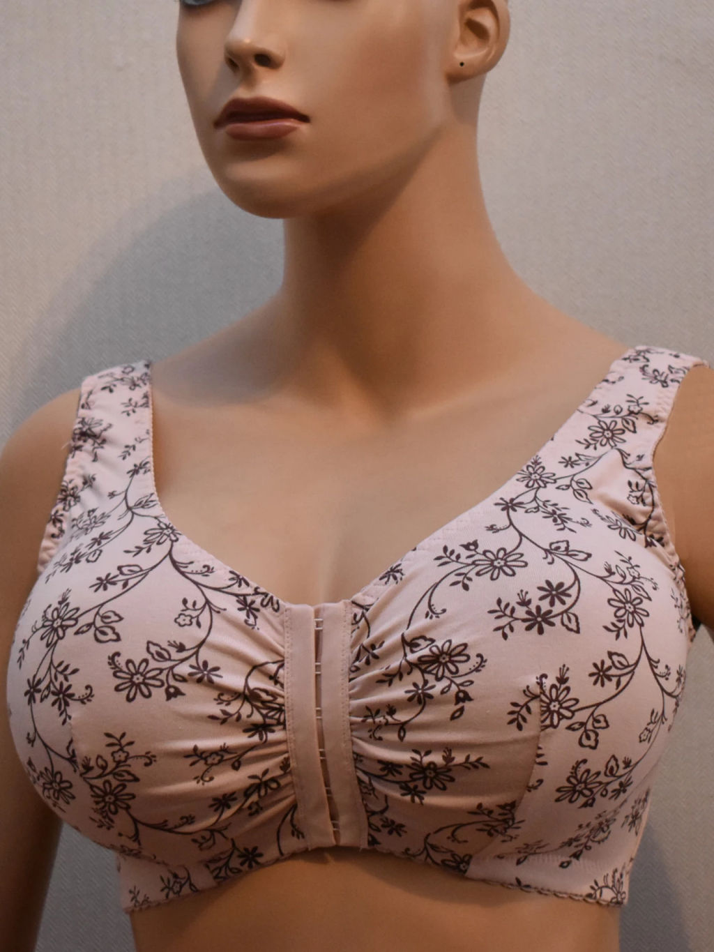 М089 бюст ЛИАНА пион