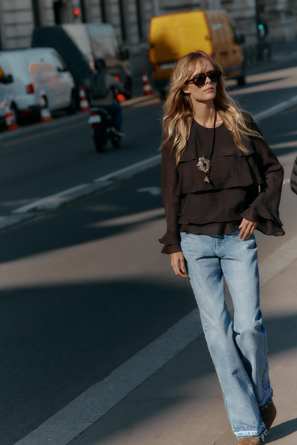 RUFFLED TOP