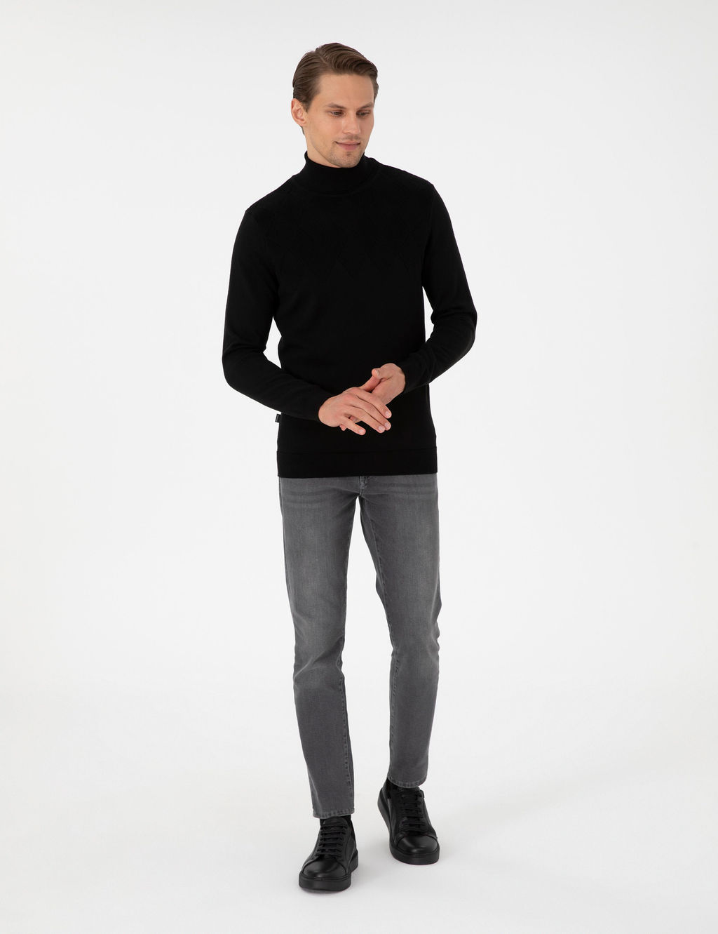 Siyah Slim Fit Yar_m Bal_k__ Yaka Triko Kazak