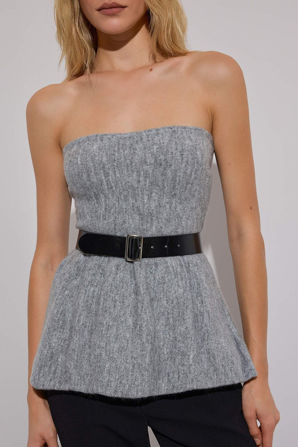 Limited Edition Gri Yumusak Dokulu Kemerli Volanl? Triko Bluz TWOAW26BZ00137 - Trendyolmilla фото 3