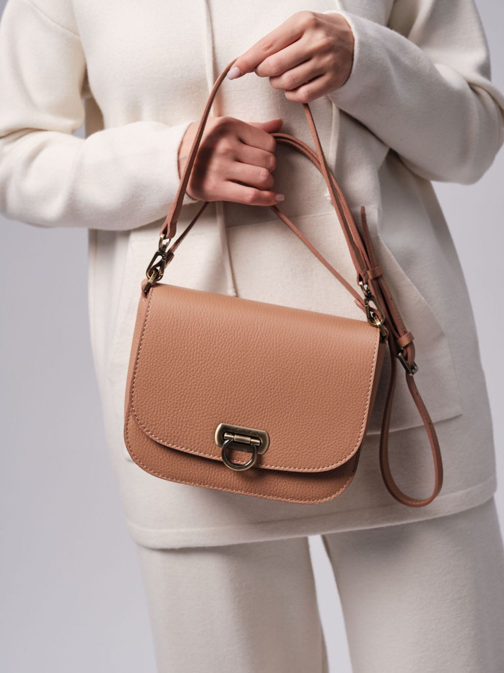 Сумка кожаная Azaro 30741 бежевая нуга