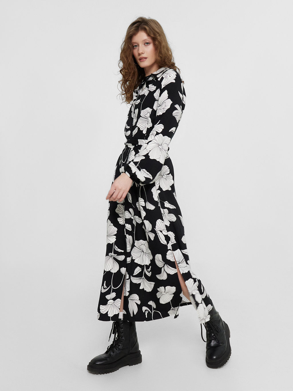 Платье рубашка женское черное с цветочным принтом цветы на черном 152555
