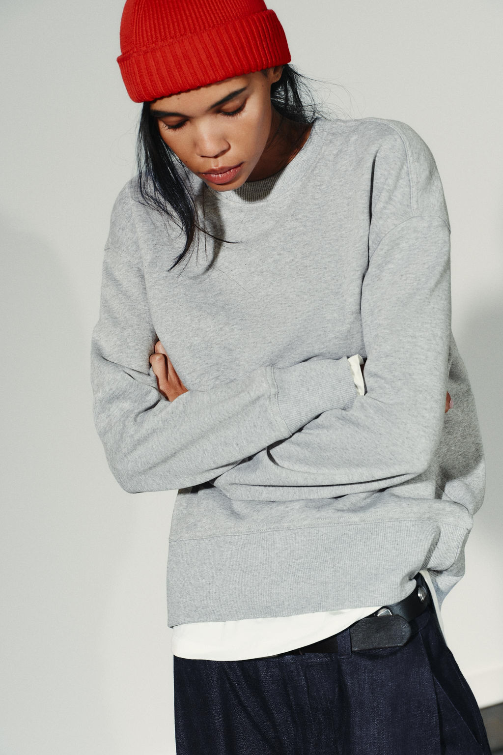 CONTRAST PLUSH SWEATSHIRT - Zara фото 2