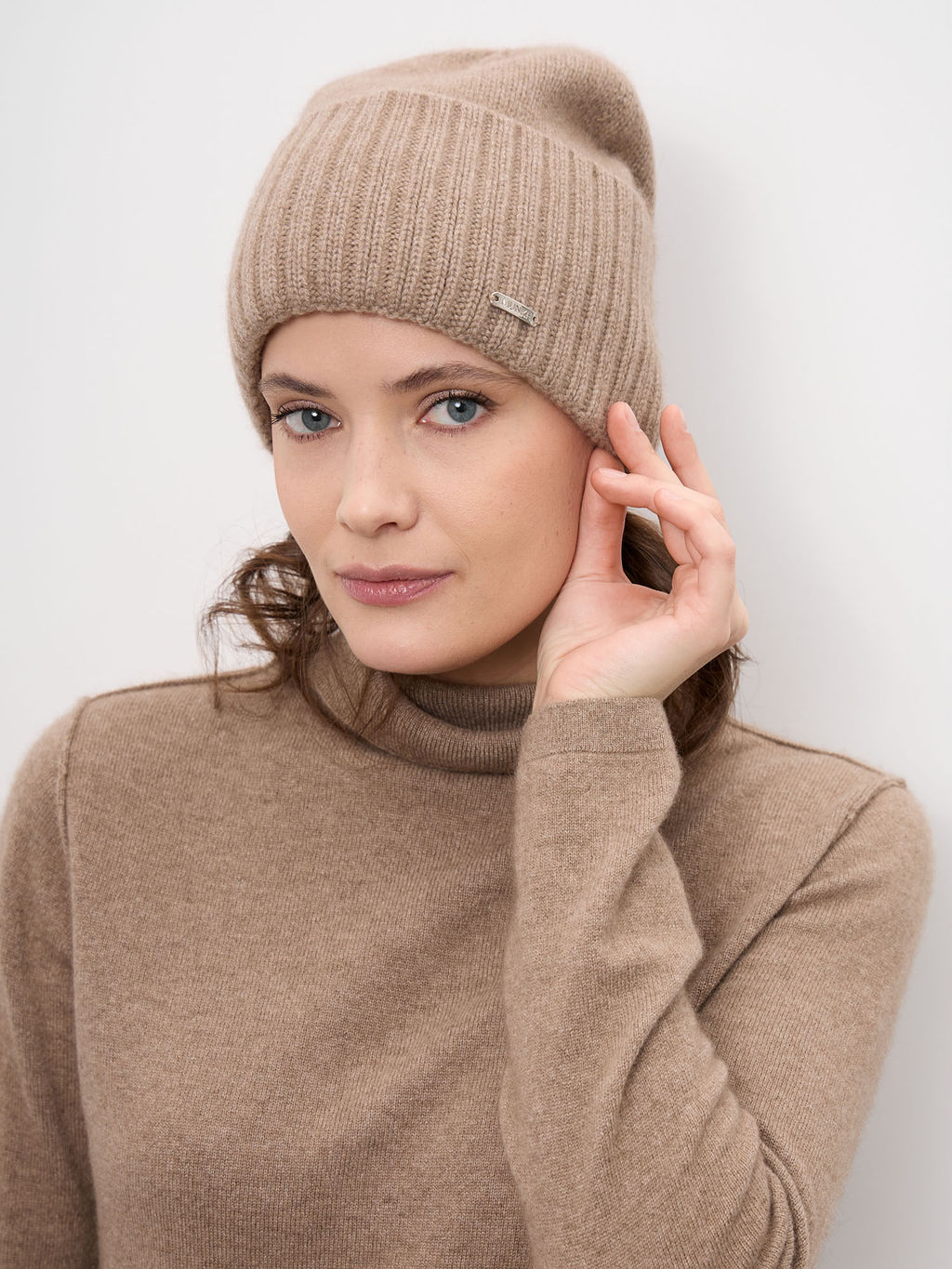 Шапка из кашемира 04301 капучино