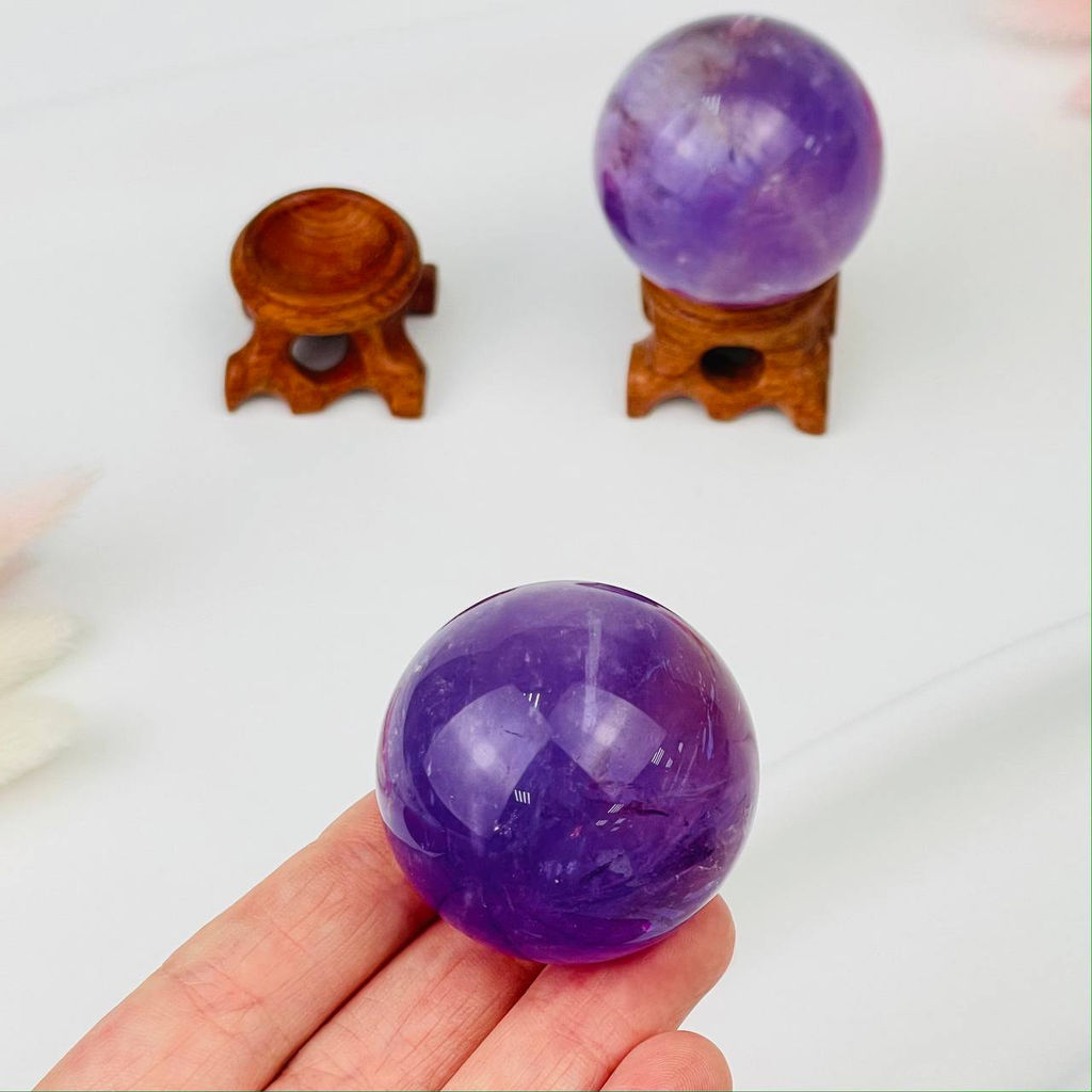 Шар из Аметиста на подставке