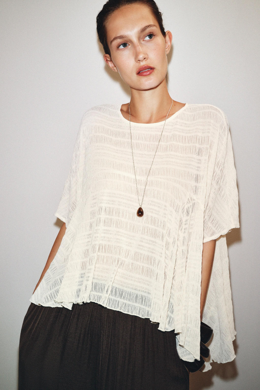 ASYMMETRIC TEXTURED CAPE - Zara фото 2
