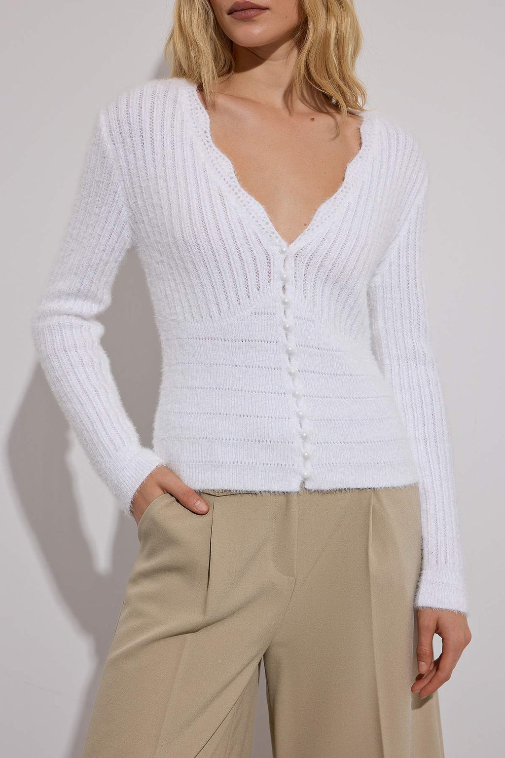 Limited Edition Ekru Yumusak Dokulu Crop Triko H?rka TWOAW26HI00244 - Trendyolmilla фото 3