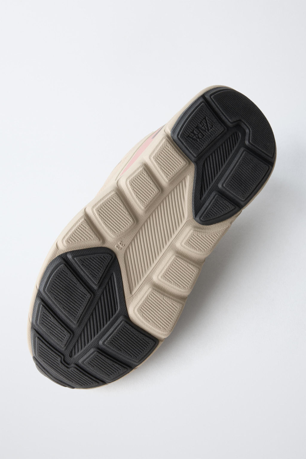 TRAINERS WITH SOLE DETAIL