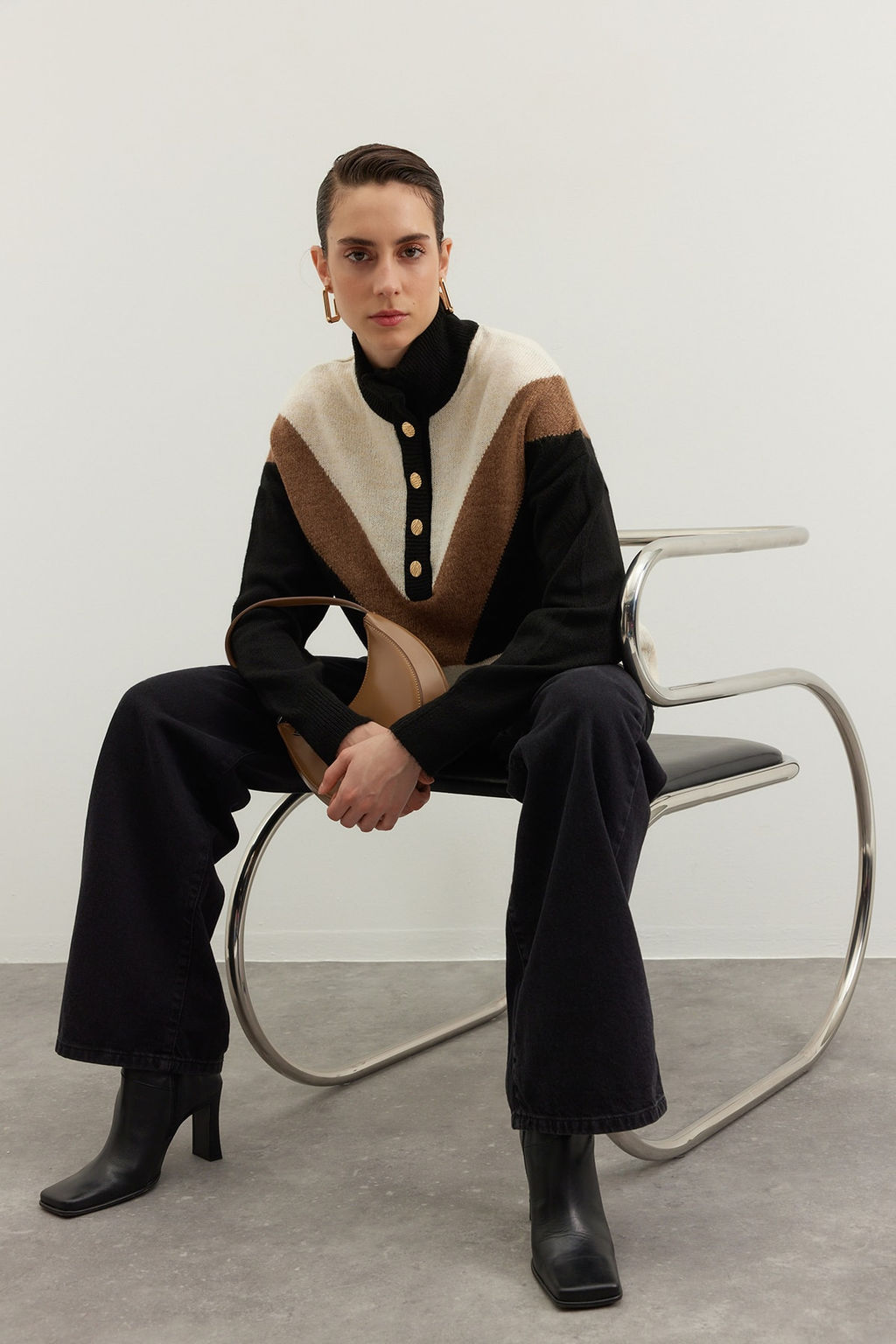 Siyah Genis Kal?p Dik Yaka Renk Bloklu Triko Kazak TWOAW24KZ00092