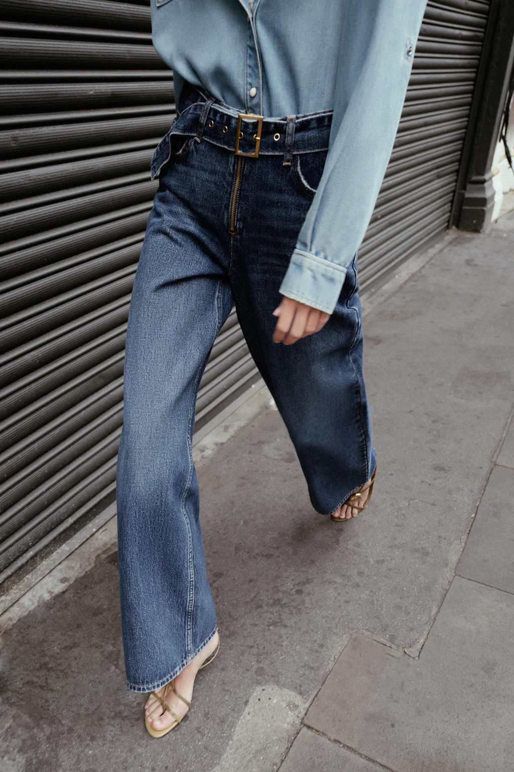 MID-WAIST BELTED WIDE-LEG JEANS - Zara фото 2