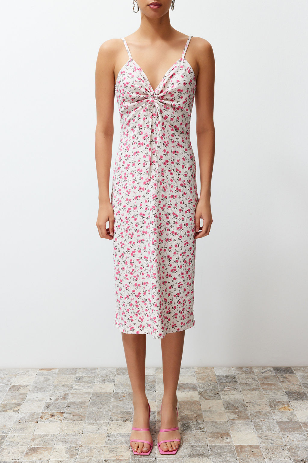 Ekru Cicek Bask?l? Burumcuk Belden Ac?lan/Skater Ask?l? Midi Orme Elbise TWOSS23EL01454 - Trendyolmilla фото 4