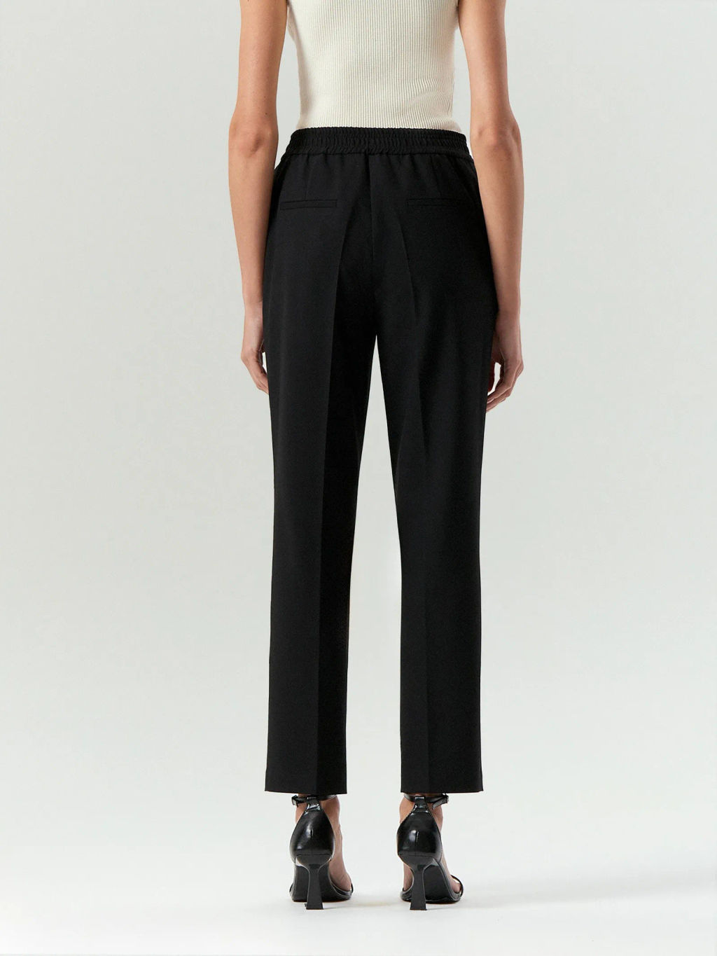 Брюки зауженного кроя с защипами, D333/monk - Emka фото 4