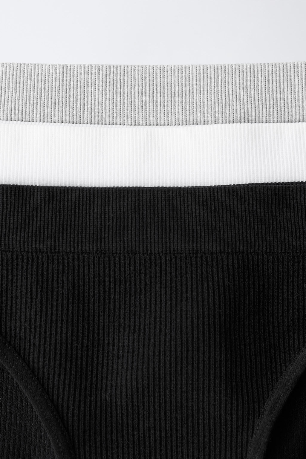 8-14 A?OS/ PACK TRES BRAGUITAS SEAMLESS / Blanco / Negro - Zara фото 2