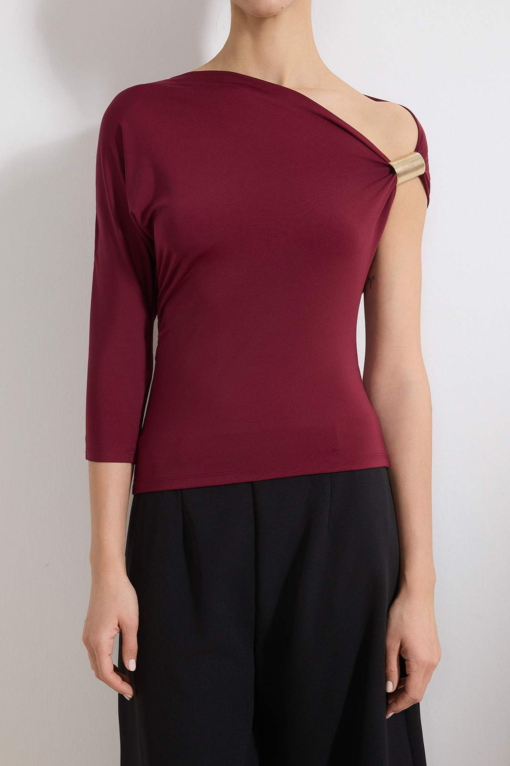 Murdum Fitted/Vucuda Oturan Asimetrik Yaka Aksesuar Detayl? Esnek Orme Bluz TWOSS26BZ00264 - Trendyolmilla фото 3