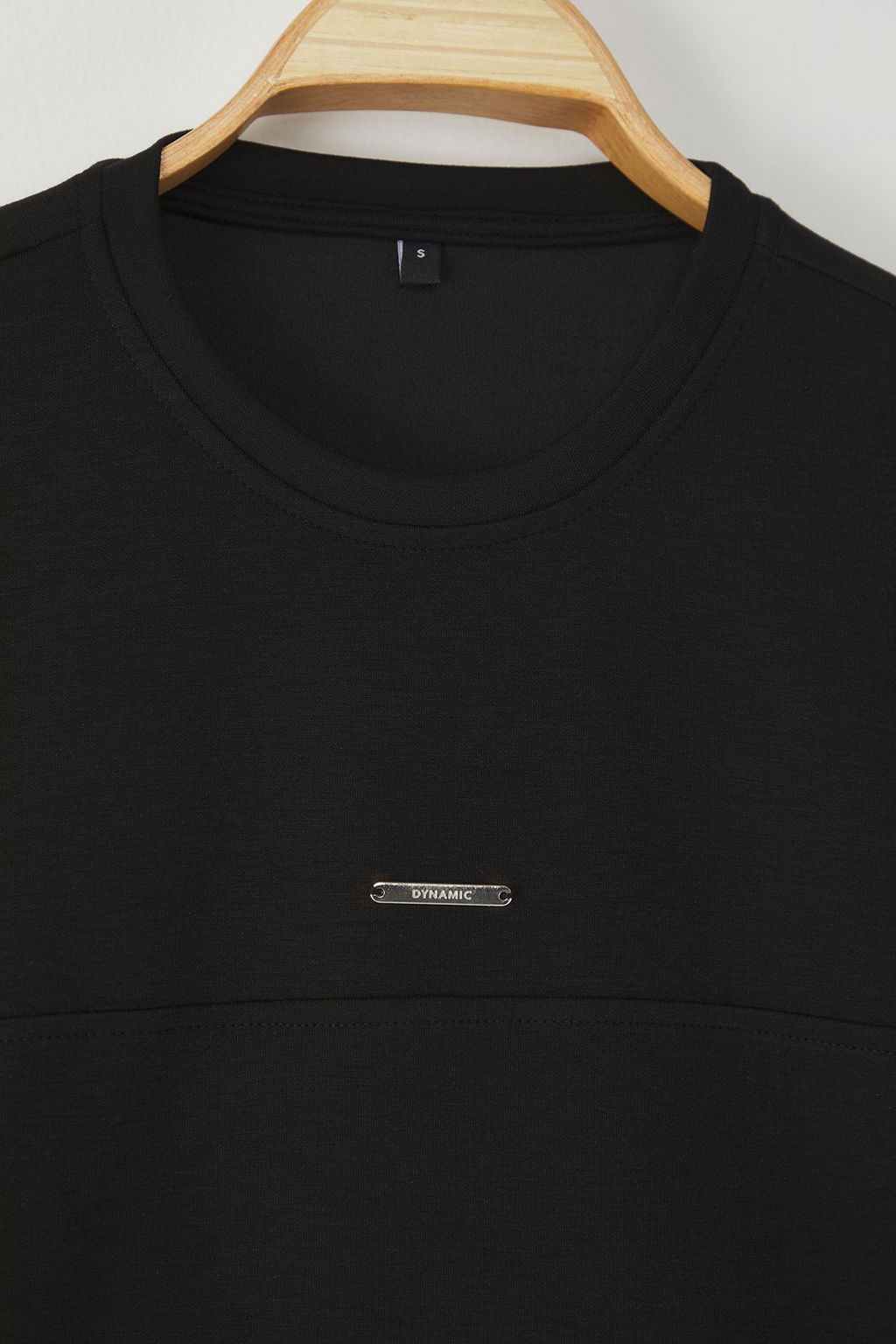 TRENDYOL MAN Siyah Oversize/Genis Kesim Metal Etiket Detayl? Yumusak Doku Interlok Kumas T-Shirt TMNSS25TS00105 - Trendyolmilla фото 10