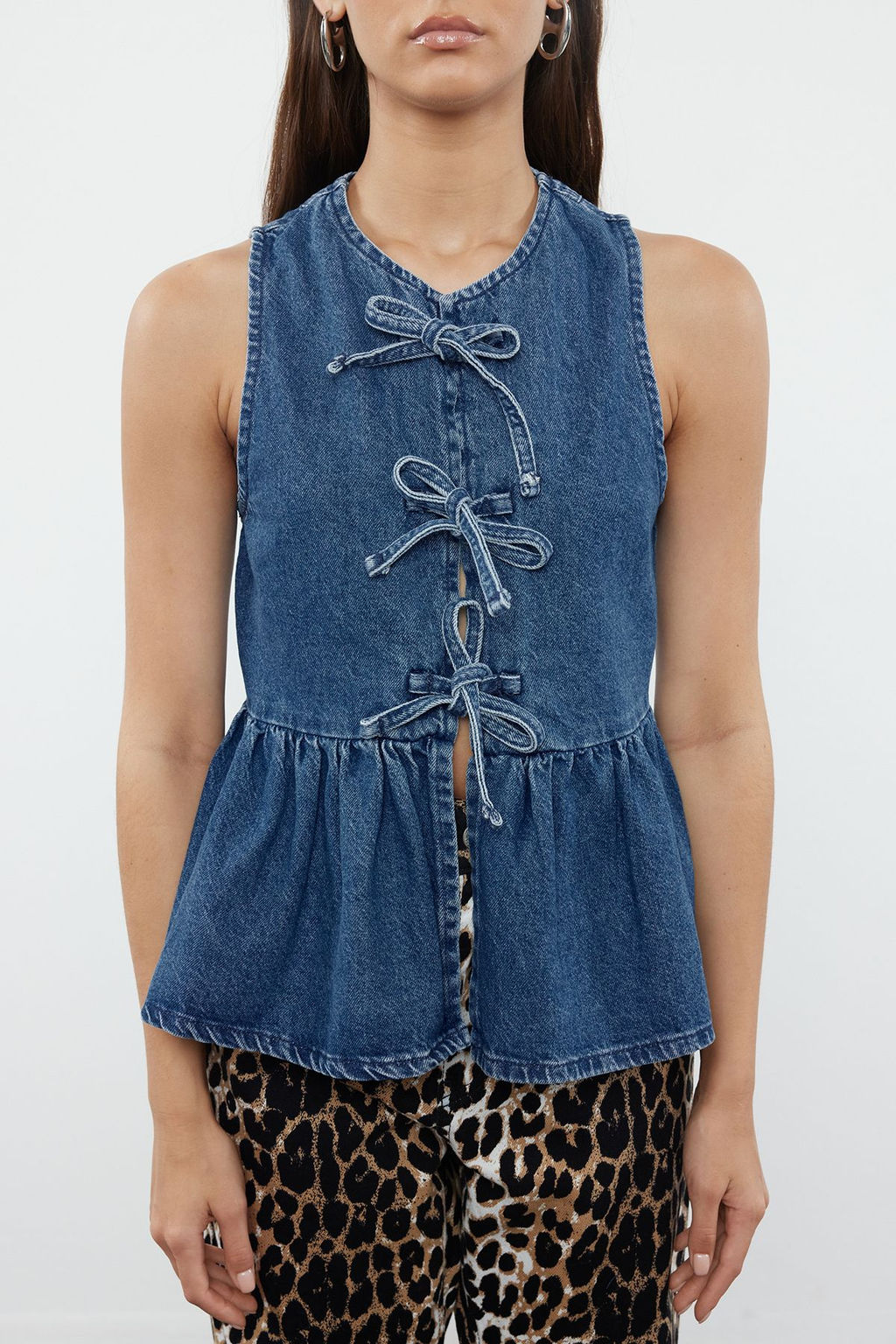 Trendyolmilla Mavi Onden Baglamal? Etekli Fitted Denim Yelek TWOSS24YE00047  фото 3