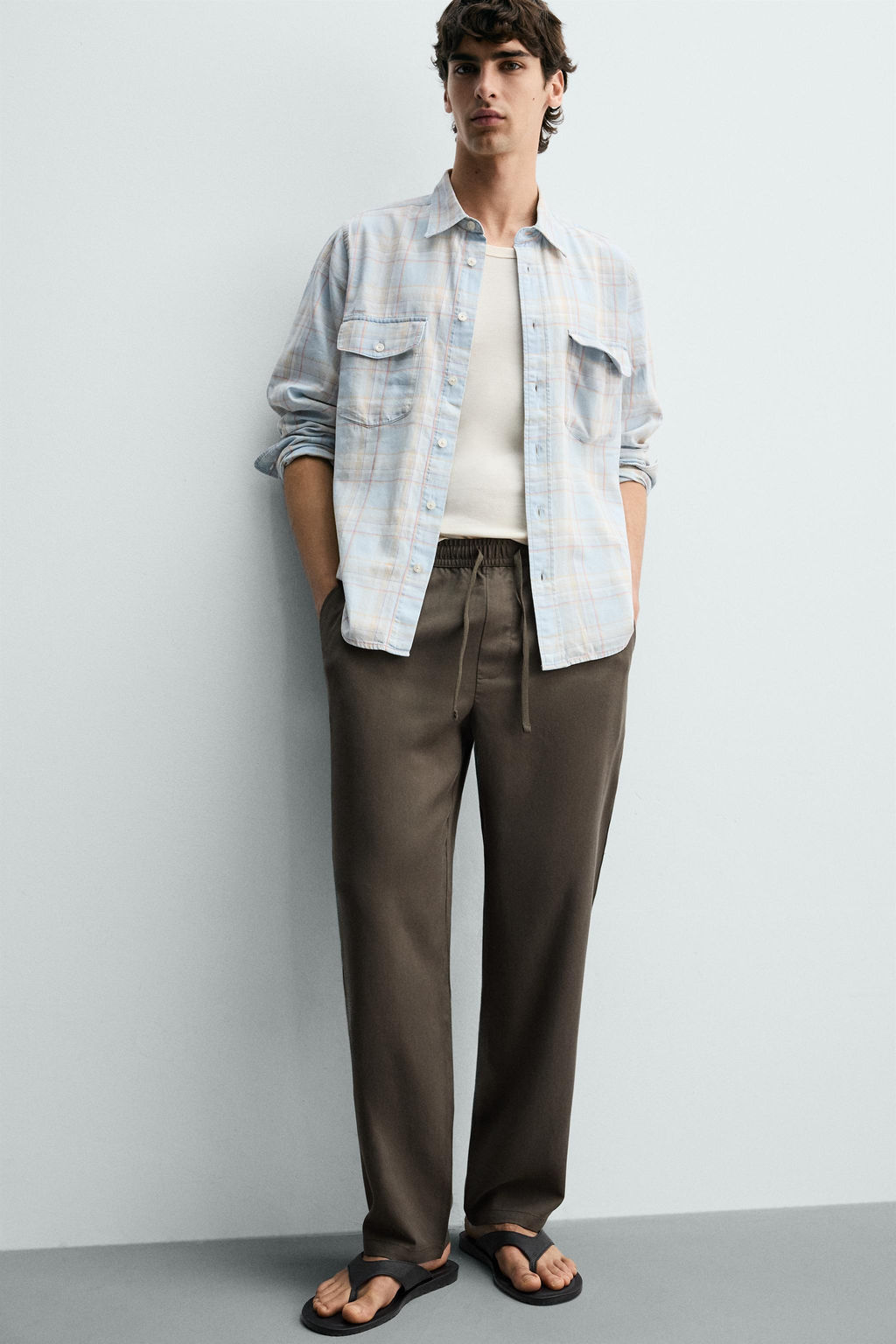 PANTAL?N FLUIDO RELAXED FIT / Marr?n / Topo