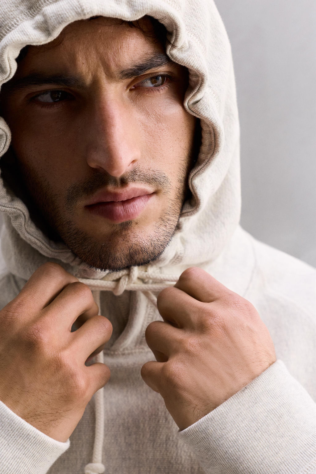RELAXED FIT HOODIE