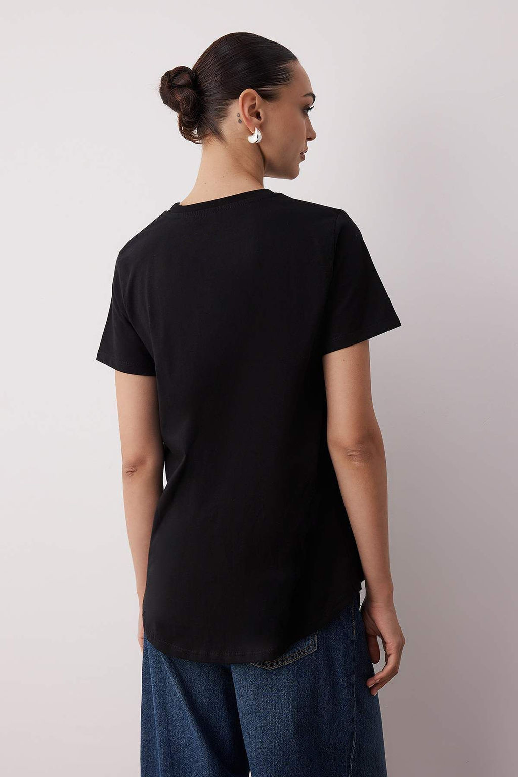 Siyah-Beyaz %100 Pamuk Arkas? Uzun Orme T-Shirt TWOAW26TS00008 - Trendyolmilla фото 15