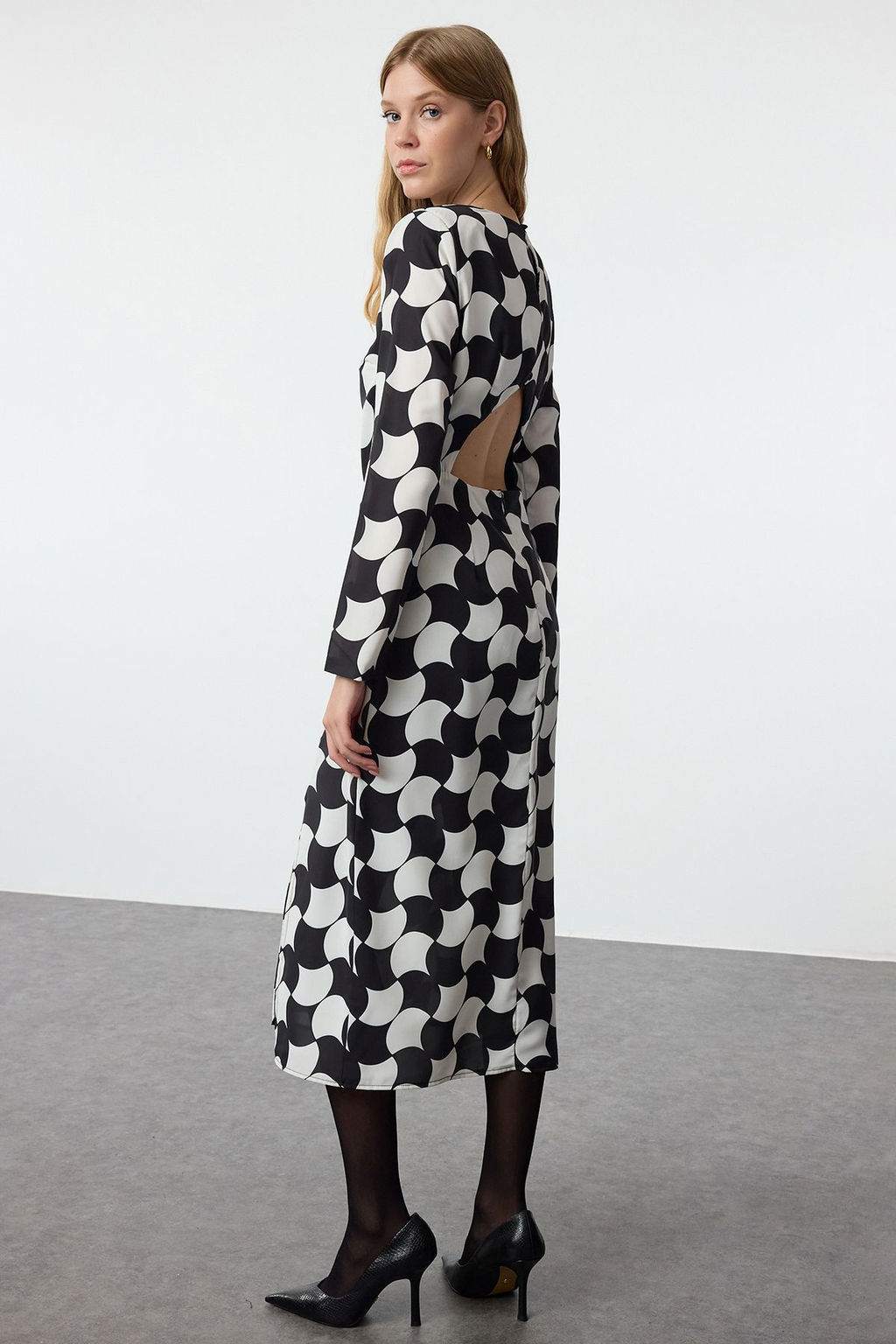 Limited Edition Siyah Geometrik Desenli Duz Kesim Midi Dokuma Elbise TWOAW25EL00290 - Trendyolmilla фото 10