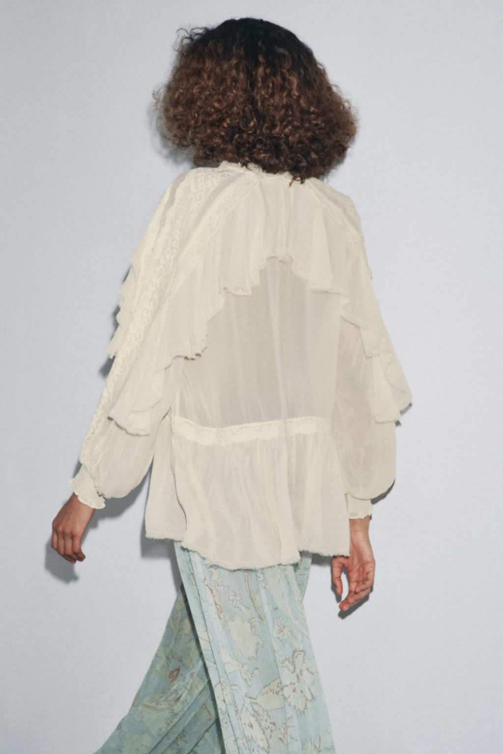 ZW COLLECTION LACE RUFFLE BLOUSE - Zara фото 12