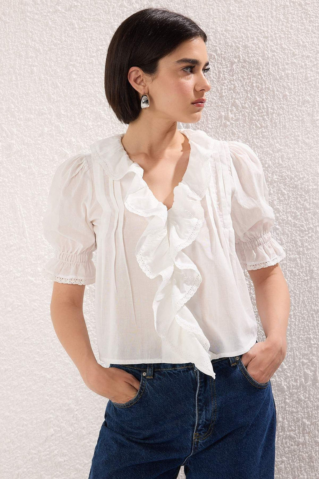 Trendyolmilla Beyaz F?rf?r Detayl? V Yaka Gomlek TWOSS25GO00164  фото 2