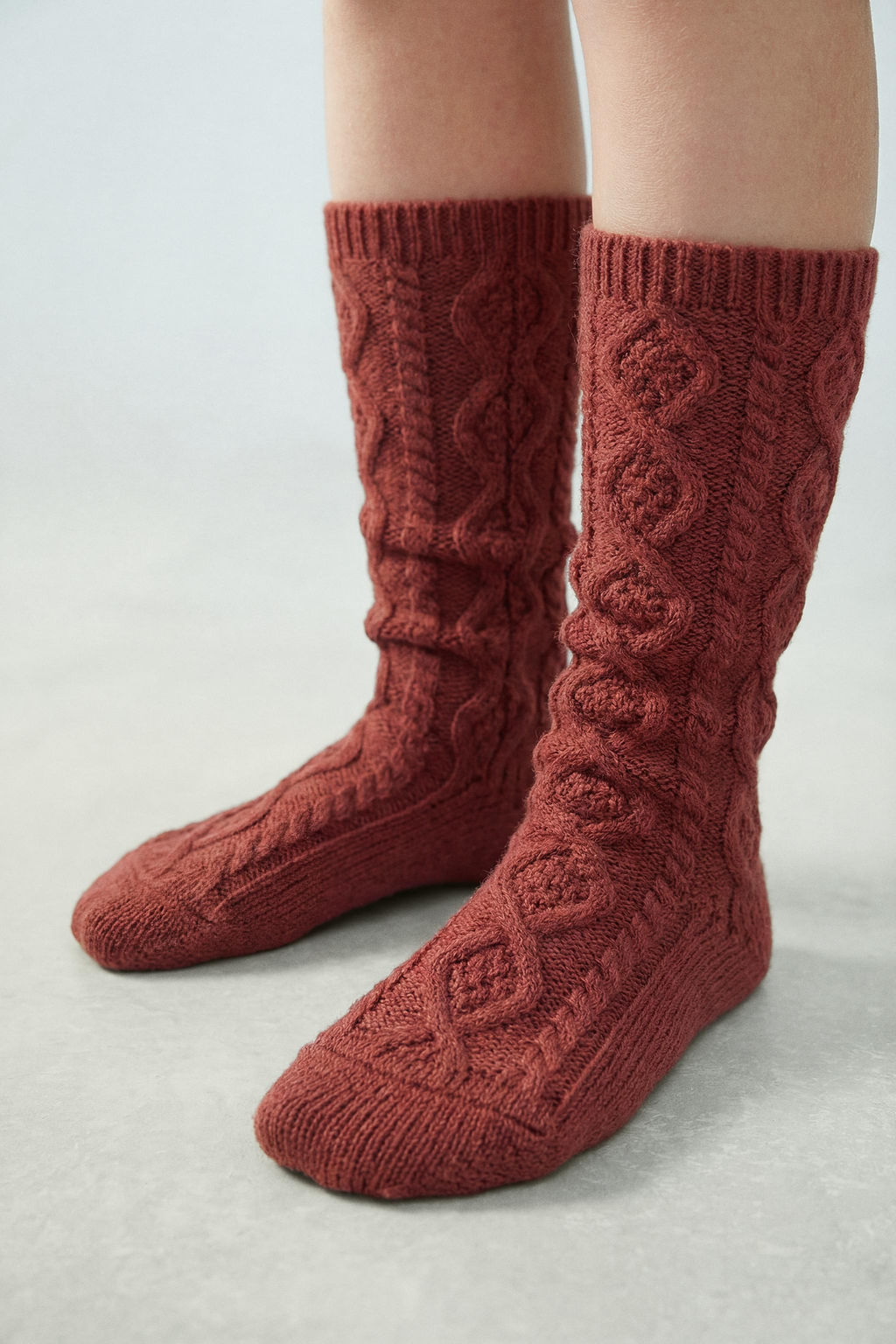 LONG CABLE-KNIT WOOL SOCKS LIMITED EDITION - Zara фото 13