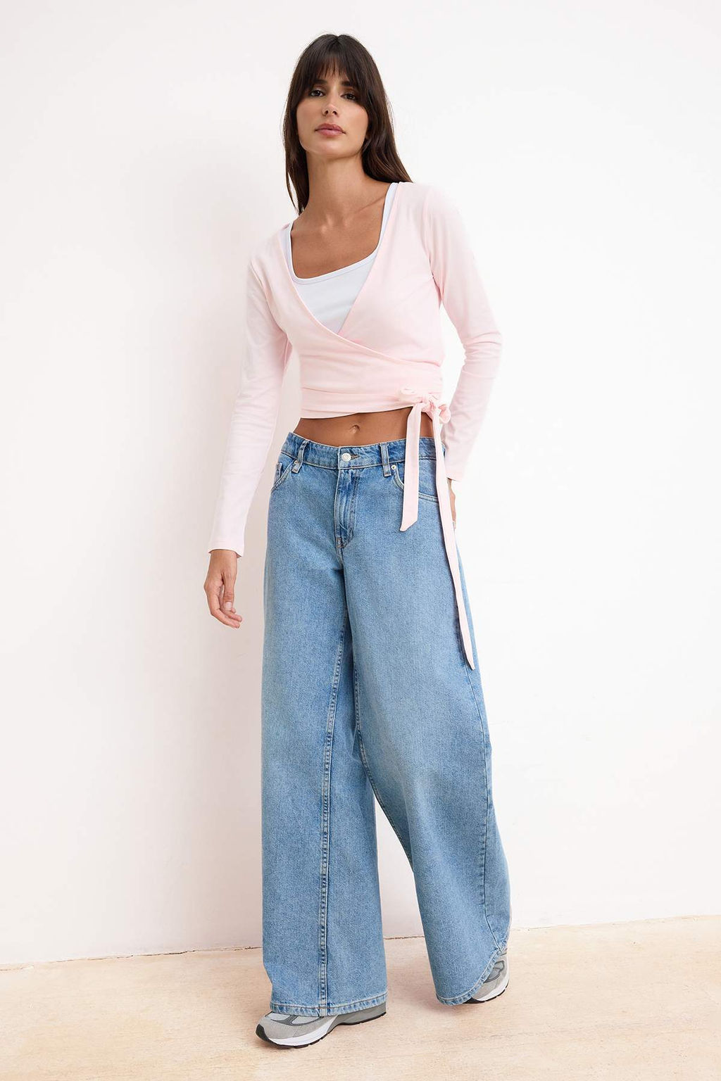 Ac?k Pembe-Beyaz 2li Paket Baglama Detayl? Vucuda Oturan Esnek Orme Bluz TWOAW26BZ00102