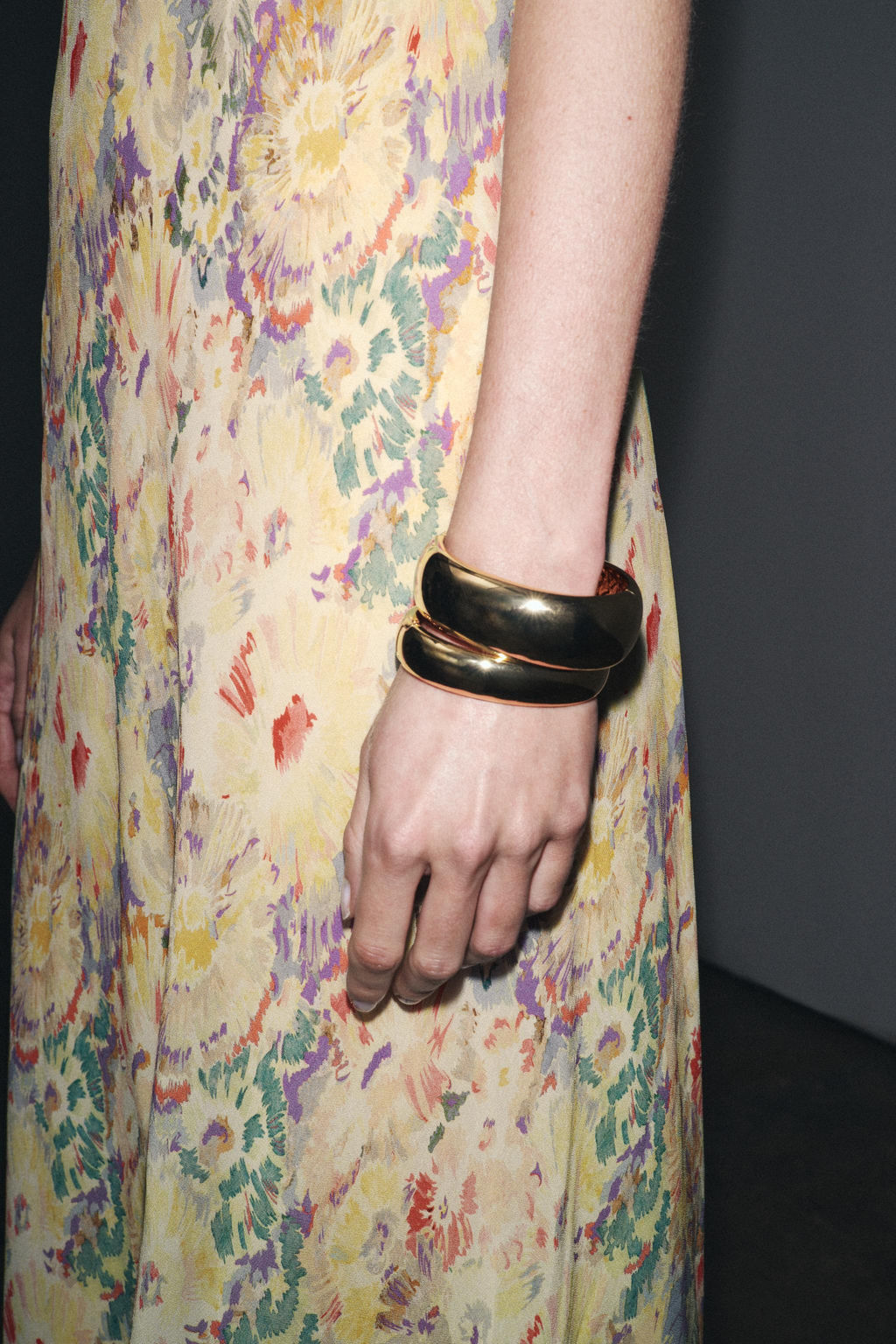 PACK OF METAL BRACELETS
