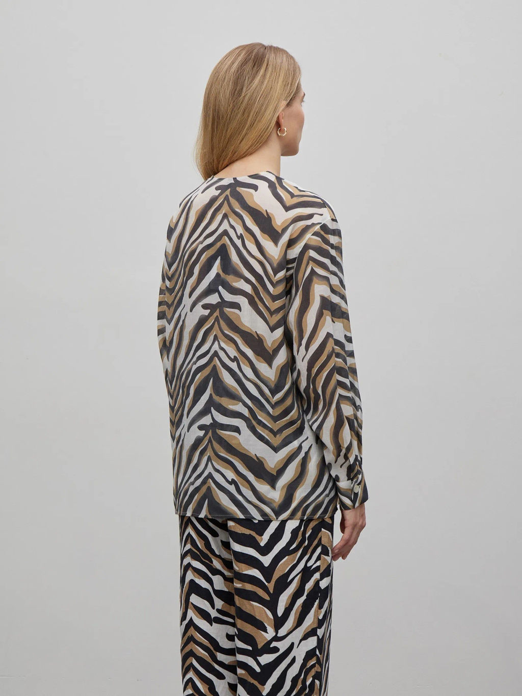 Рубашка с принтом - Emka фото 3