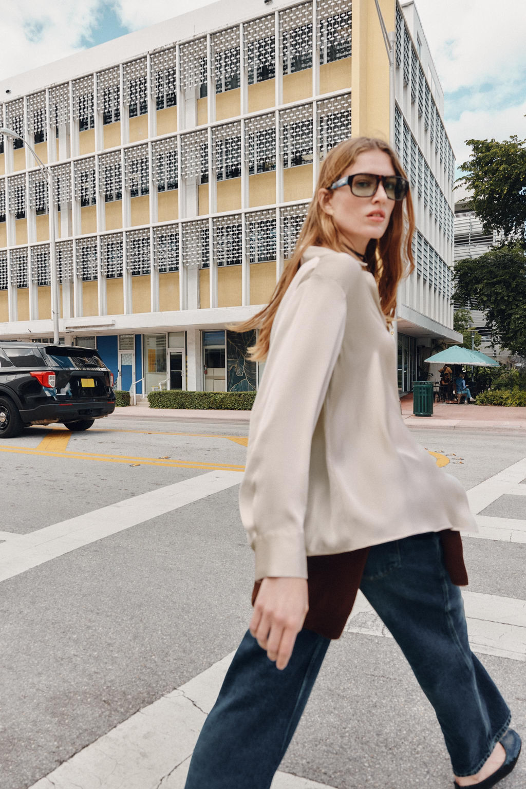 ASYMMETRIC HEM SATIN SHIRT - Zara фото 2