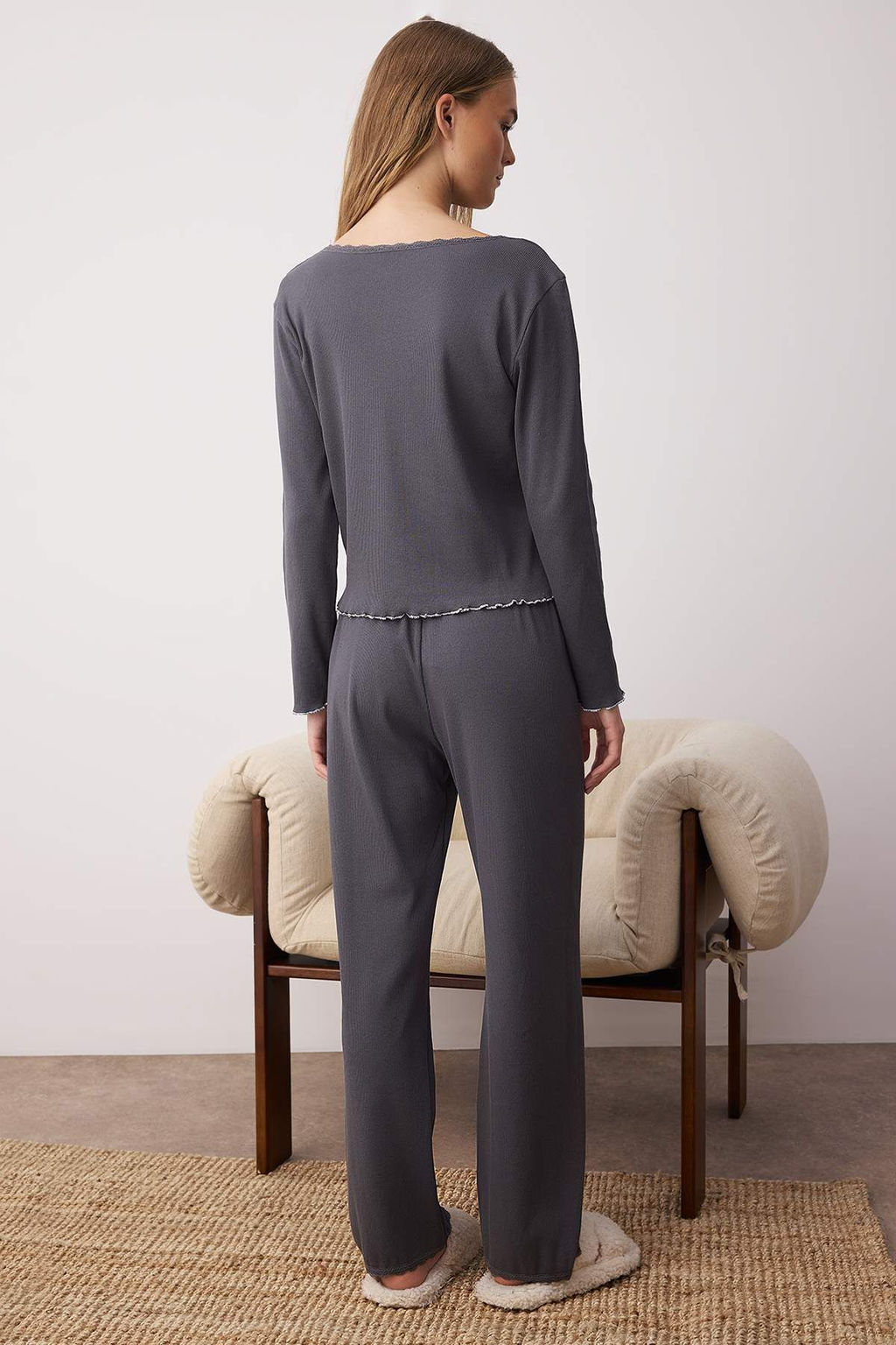 Trendyolmilla Beyaz Pamuklu Dantelli ve Kurdele/Fiyonk Detayl? Fitilli Orme Pijama Tak?m? THMAW25PT00206  фото 4