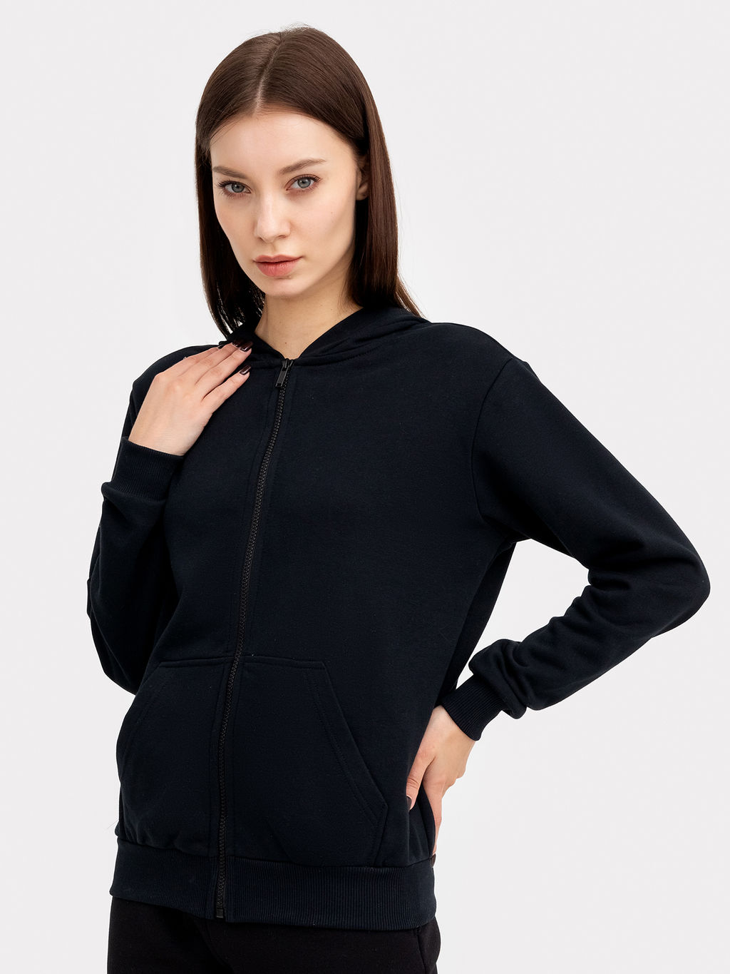 Толстовка женская в черном цвете черный 362059/1 - Mark formelle фото 2