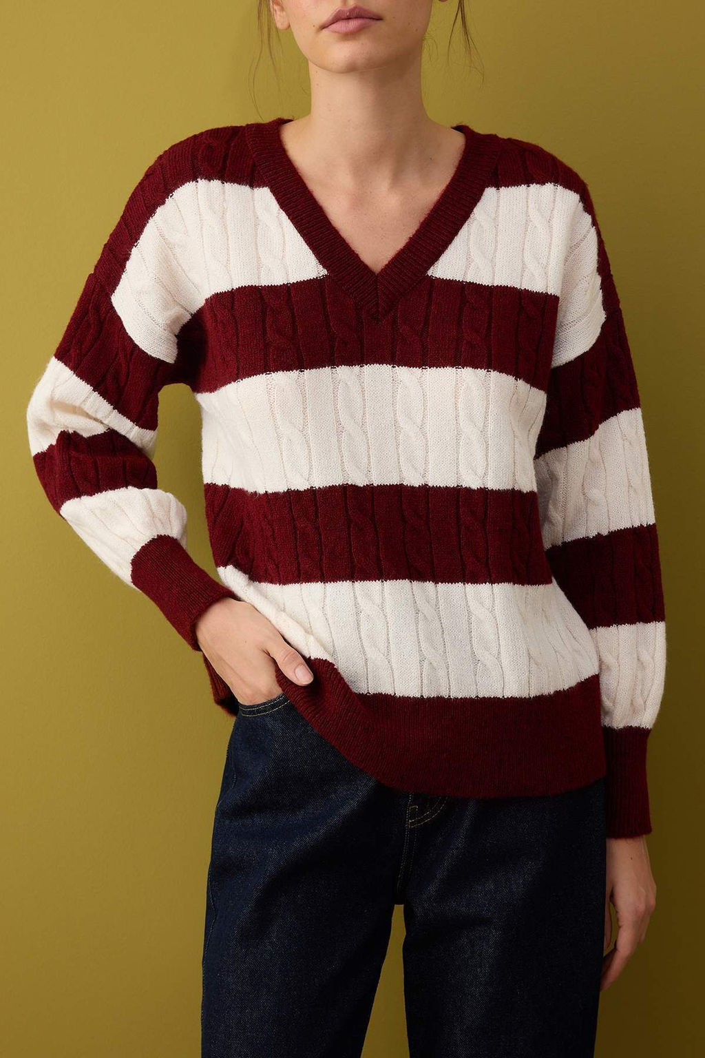 Lacivert Yumusak Dokulu Genis Kal?p Renk Bloklu Triko Kazak TWOAW26KZ00199 - Trendyolmilla фото 7