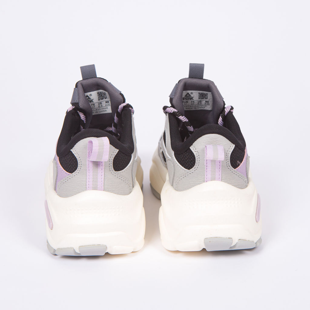 Кроссовки женские