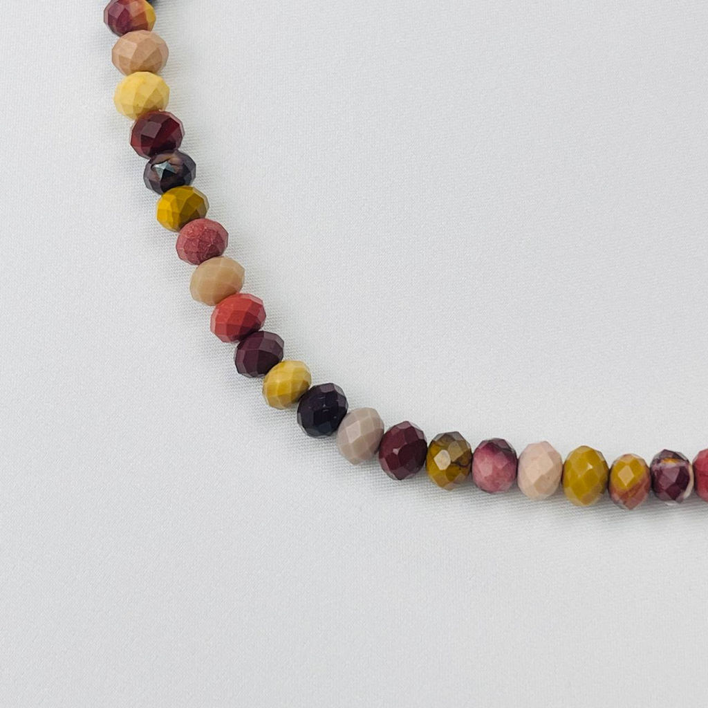 Бусы из Яшмы "Мукаит" огранка