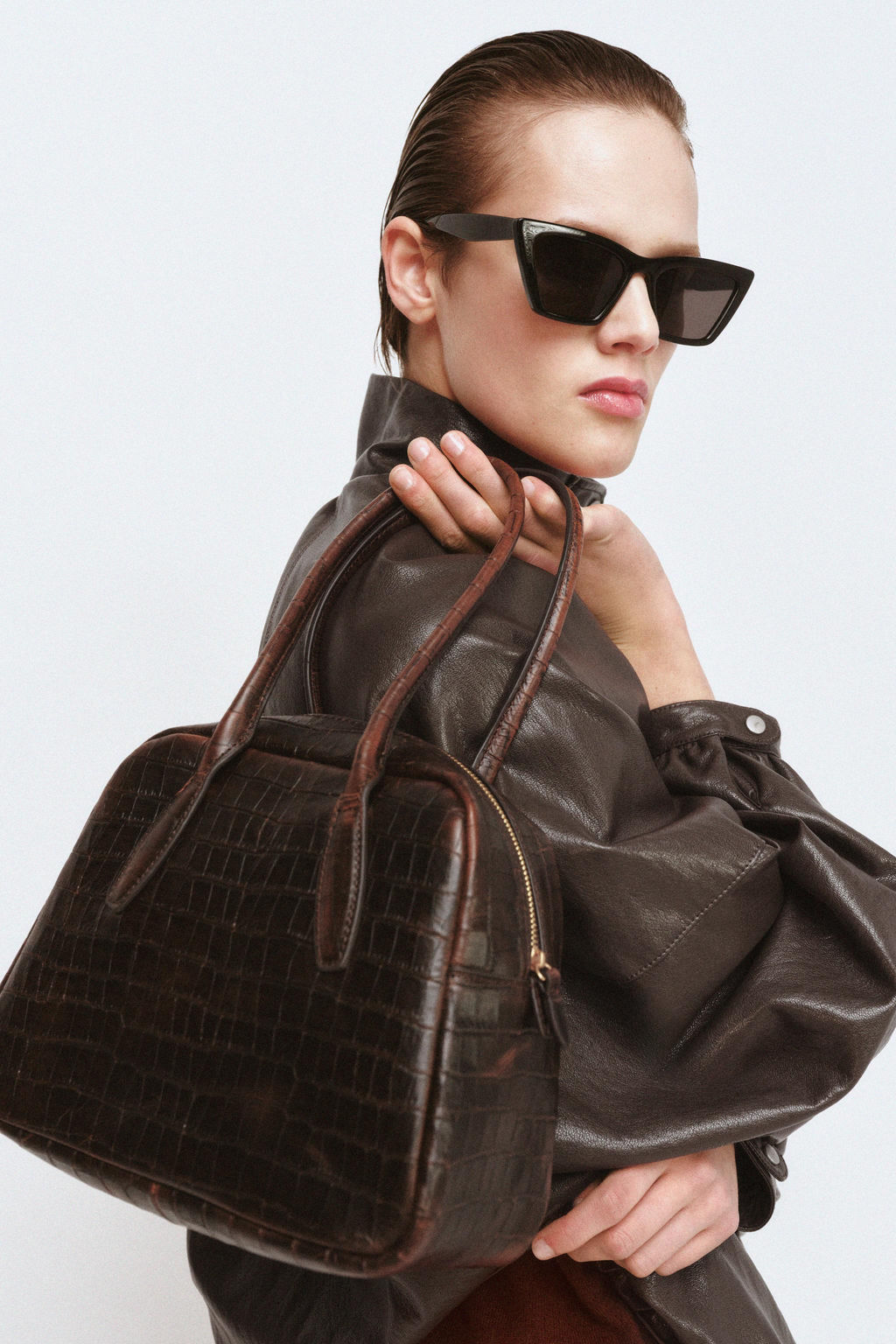 EMBOSSED LEATHER BOWLING BAG - Zara фото 9