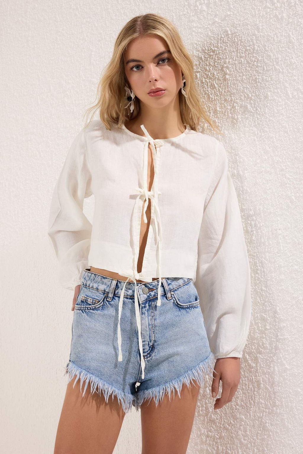 TRENDYOLMILLA Sar? Dokuma %100 Keten Baglamal? Balon Kollu Plaj Gomlek TBESS25GO00016 фото 16