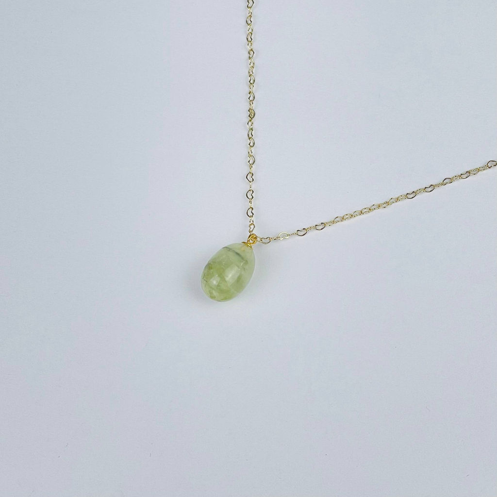 Кулон на цепочке из Пренита 45 см +