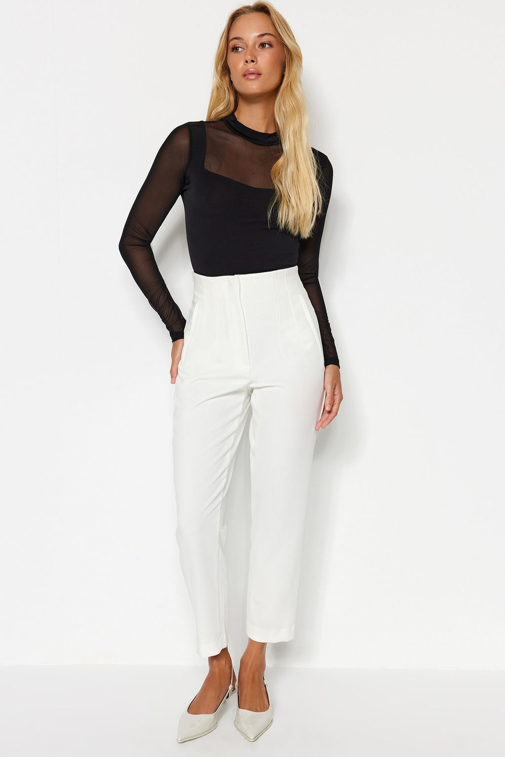 Siyah Slim Tul Detayl? Uzun Kollu Dik Yaka Alttan C?tc?tl?Esnek Orme Body TWOAW24BD00049